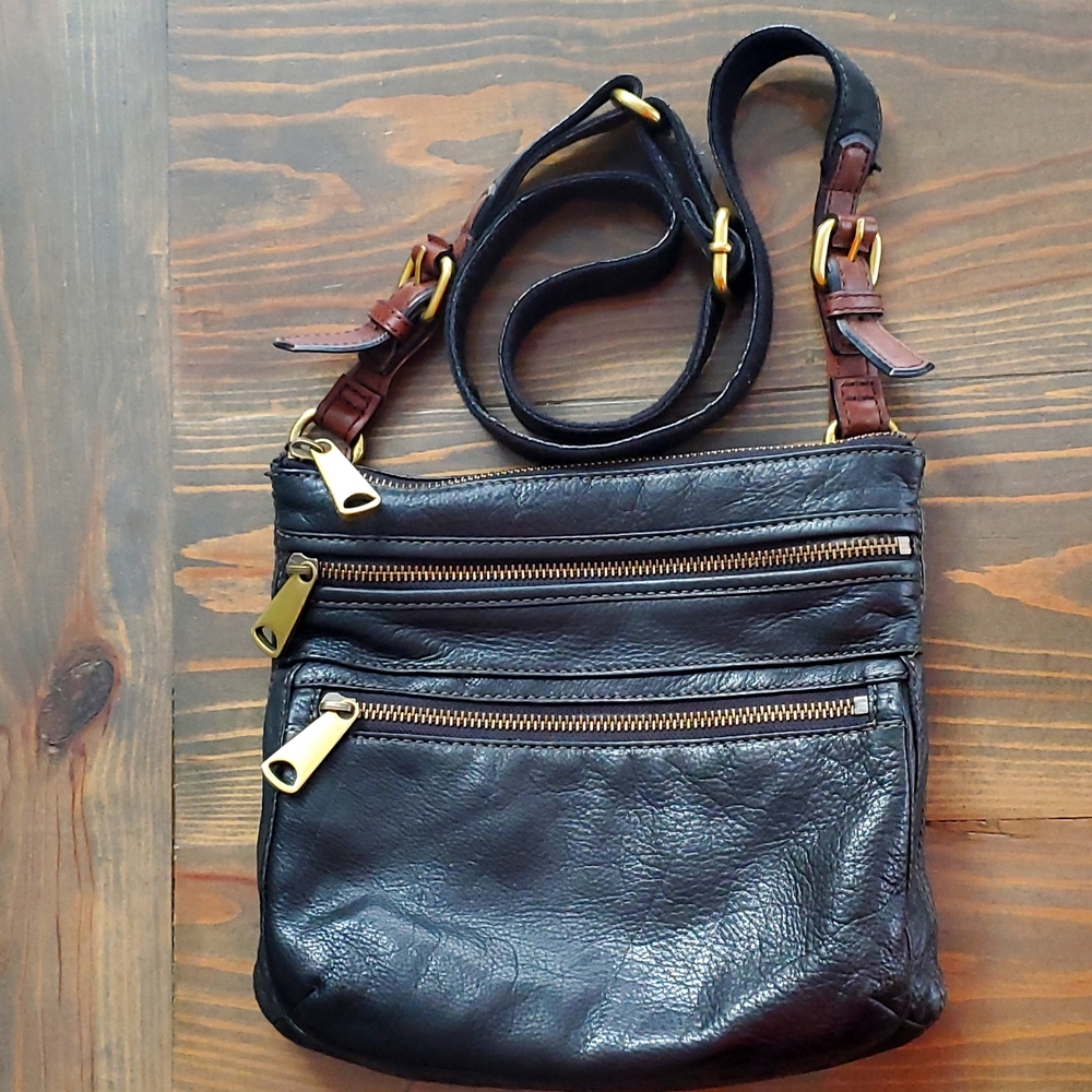 Fossil black leather shoulder bag purse